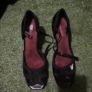 AEROSOLES Black Strappy Heels